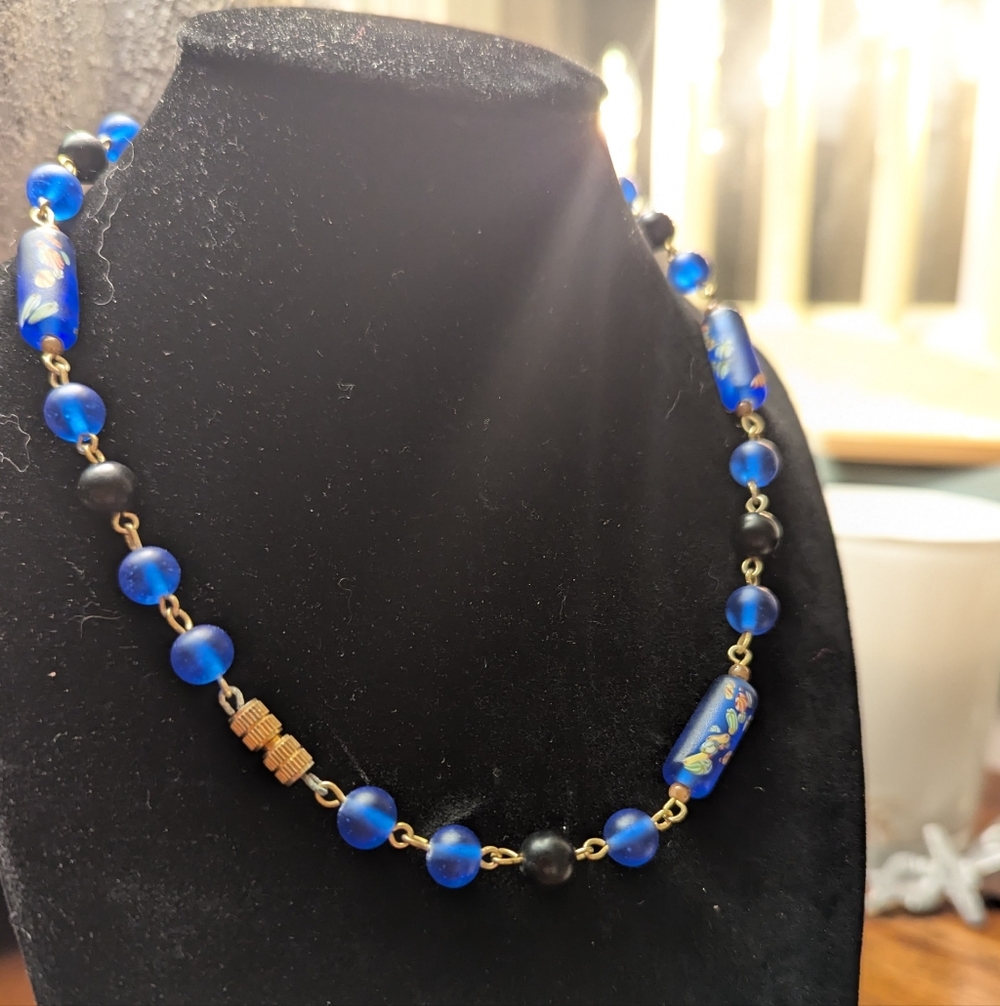💙 Glass Beaded Necklace